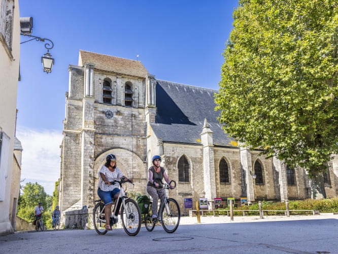 Cyclotouristes à Saint-Dyé-sur-Loire ©David Darrault